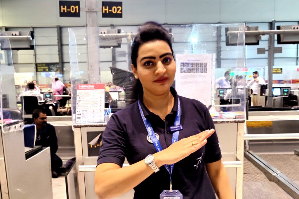 Hasmukhi Parihar of Indigo Airlines welcomes to Real Life Heroes by Anand Munshi