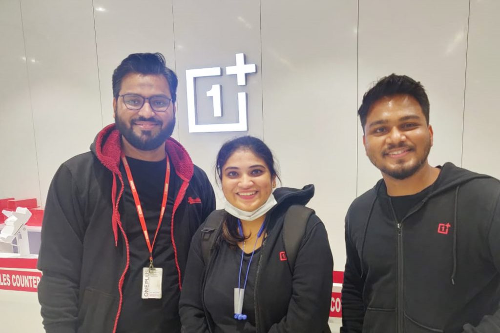 Real Life Heroes award to One Plus Customer Service Team by Anand Munshi