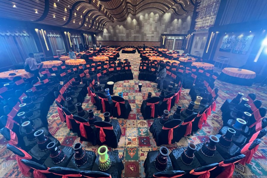 Overcoming-Challenges-Together-Corporate-Team-Bonding-Activity-Drum-Circle-in-India-Mumbai-Delhi-Hyderabad-Bangalore-Pune-Chennai-Kolkata-Jaipur-Goa-by-Anand-Munshi